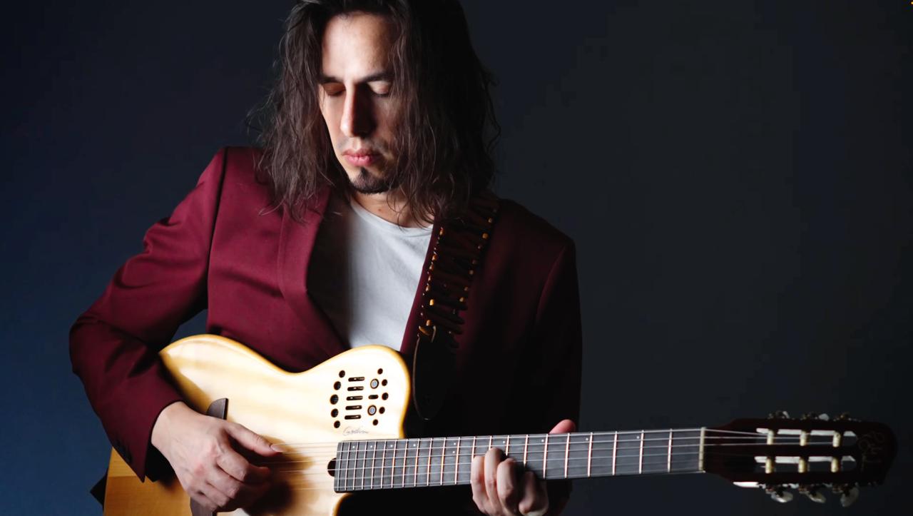 Samuele Vivian mit seiner Gitarre